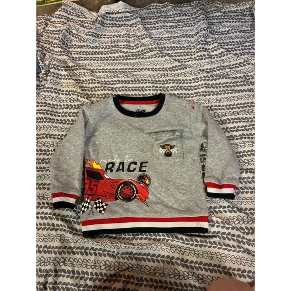 Boy’s Disney Cars Grey Crew neck Sweater Size 3t